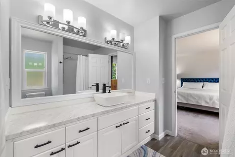 Bath - 516 Corrin Ave NW, Orting, WA 98360 photo 2 of 5