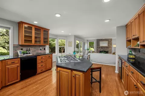 Kitchen - 15811 29th Dr SE, Mill Creek, WA 98012 photo 2 of 2