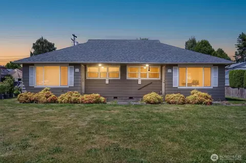 921 923 17th Ave, Longview, WA 98632