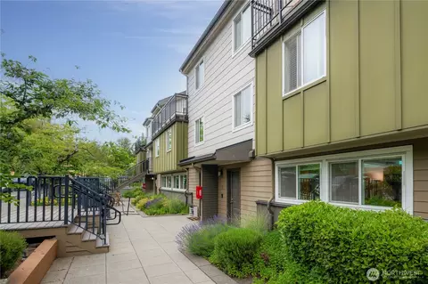 15827 NE Leary Way #B-114, Redmond, WA 98052