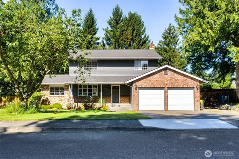 2003 Woodridge Ave, Mount Vernon, WA 98273