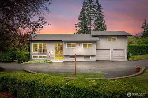 304 128th Ave SE, Bellevue, WA 98005