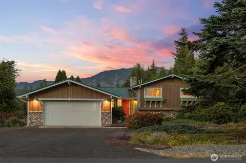 8516 375th Ave SE, Snoqualmie, WA 98065