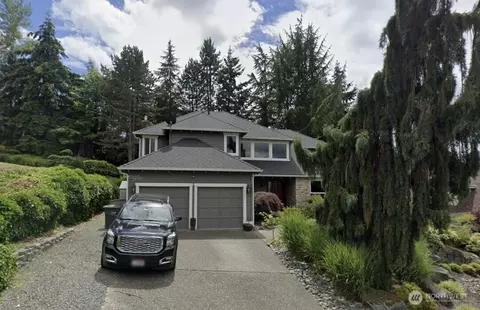 7009 NE 164th St, Kenmore, WA 98028