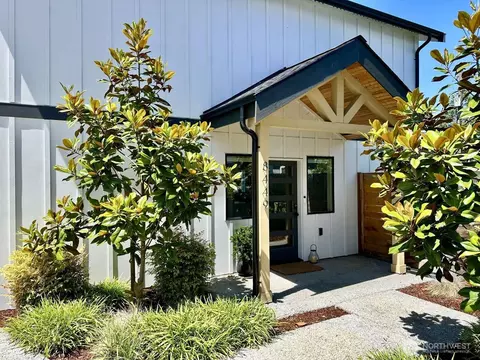 8449 18th Ave SW, Seattle, WA 98106