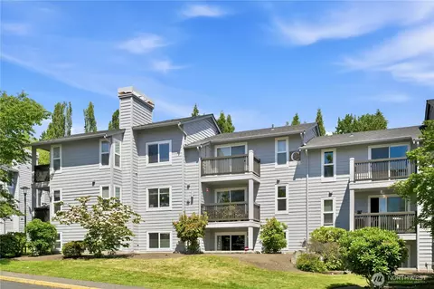 6700 NE 182nd St #C201, Kenmore, WA 98028