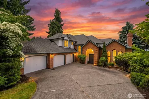 8762 Paisley Dr NE, Seattle, WA 98115