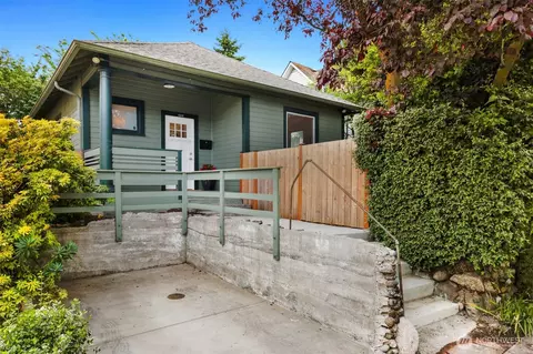 1117 N 84th St, Seattle, WA 98103