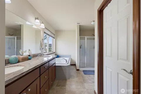 Bath - 916 Boatman Ave NW, Orting, WA 98360 photo 2 of 5