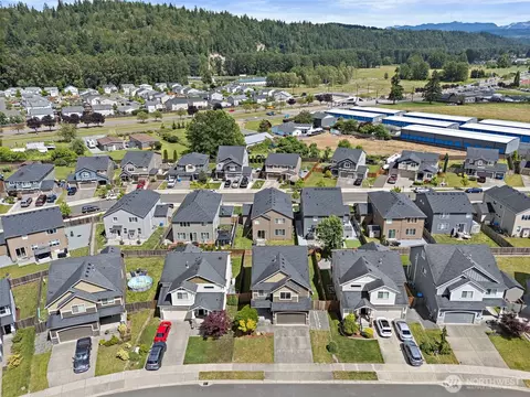 View/Area - 916 Boatman Ave NW, Orting, WA 98360 photo 2 of 4
