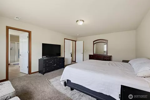 Bedroom - 916 Boatman Ave NW, Orting, WA 98360 photo 4 of 7
