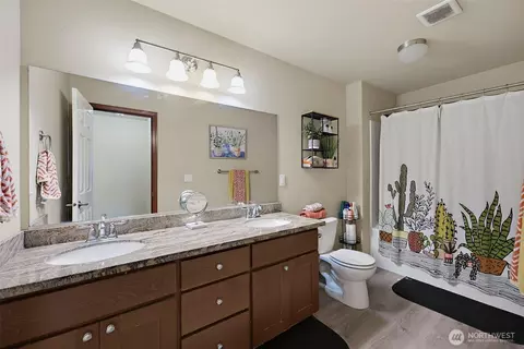 Bath - 916 Boatman Ave NW, Orting, WA 98360 photo 5 of 5