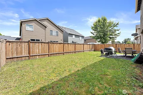 Exterior - 916 Boatman Ave NW, Orting, WA 98360 photo 4 of 8