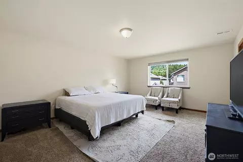 Bedroom - 916 Boatman Ave NW, Orting, WA 98360 photo 2 of 7