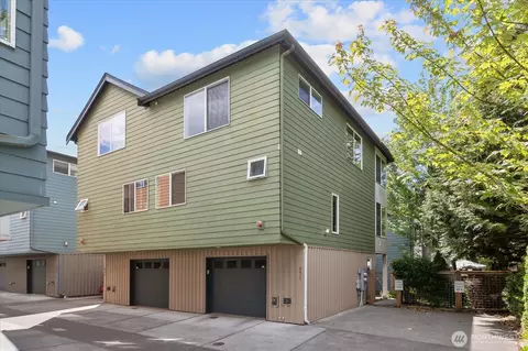 470 N 130th St, Seattle, WA 98133