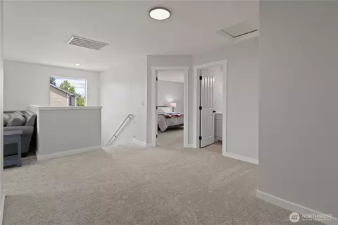 Entry Way - 213 Bondgard Ave E, Enumclaw, WA 98022 photo 3 of 3