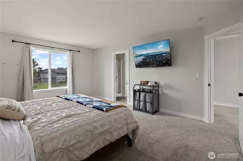 Bedroom - 213 Bondgard Ave E, Enumclaw, WA 98022 photo 2 of 5