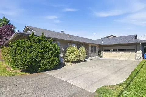 10009 NE Covington Rd, Vancouver, WA 98662