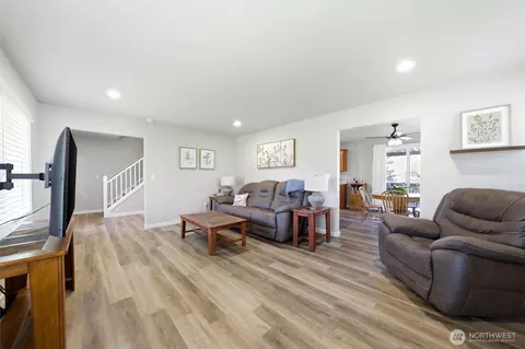 Living - 335 Ross Way, Wallula, WA 99363 photo 1 of 1
