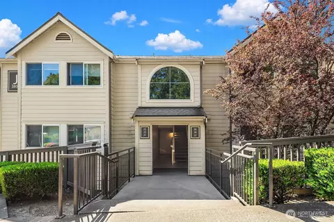 3809 131st Ln SE #J2, Bellevue, WA 98006