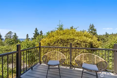 Exterior - 9100 Olympic View Dr, Edmonds, WA 98026 photo 2 of 5