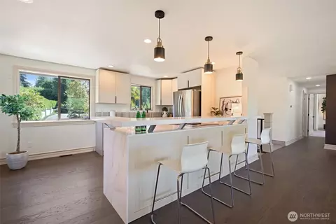 Kitchen - 9100 Olympic View Dr, Edmonds, WA 98026 photo 1 of 2