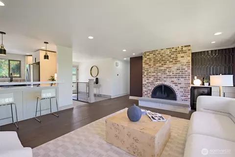 Living - 9100 Olympic View Dr, Edmonds, WA 98026 photo 4 of 5