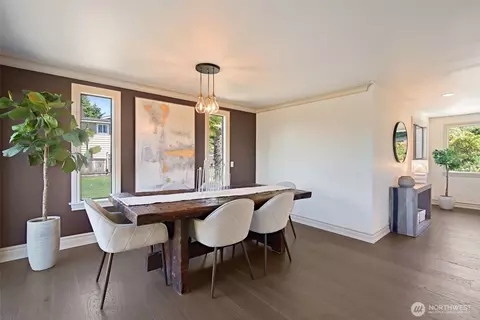 Dining - 9100 Olympic View Dr, Edmonds, WA 98026 photo 2 of 2