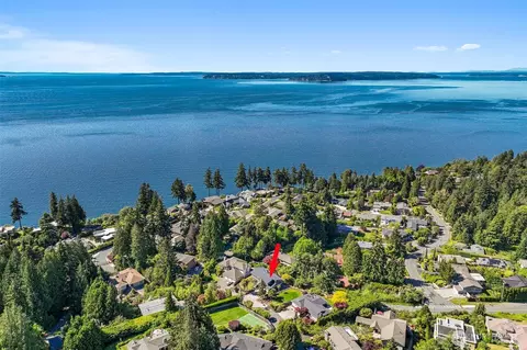 View/Area - 9100 Olympic View Dr, Edmonds, WA 98026 photo 1 of 3