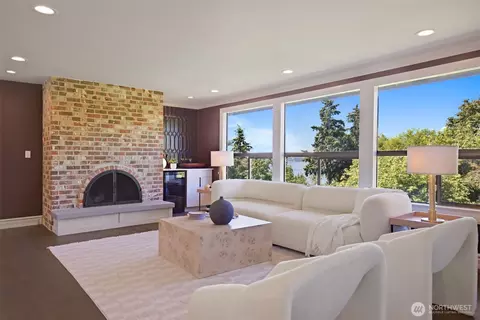 Living - 9100 Olympic View Dr, Edmonds, WA 98026 photo 1 of 5