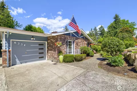 6332 NE 196th St, Kenmore, WA 98028