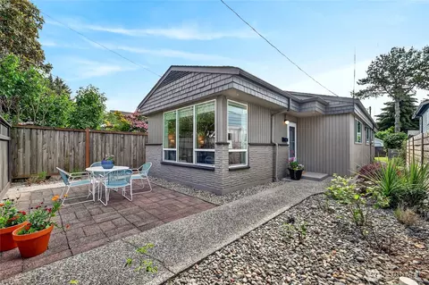 3039 61st Ave SW, Seattle, WA 98116