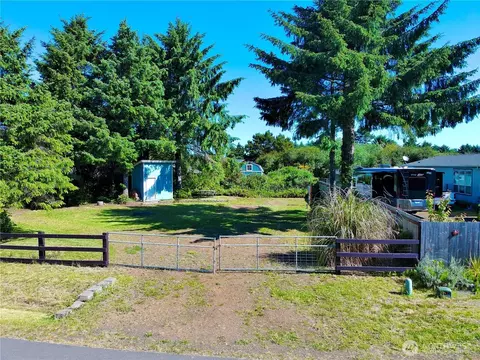 198 N Narwhal Loop NW, Ocean Shores, WA 98569