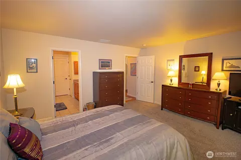Bedroom - 226 Hurricane Ridge Dr, Sequim, WA 98382 photo 3 of 8