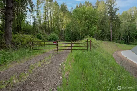 375 N Goble Creek Rd, Kelso, WA 98626