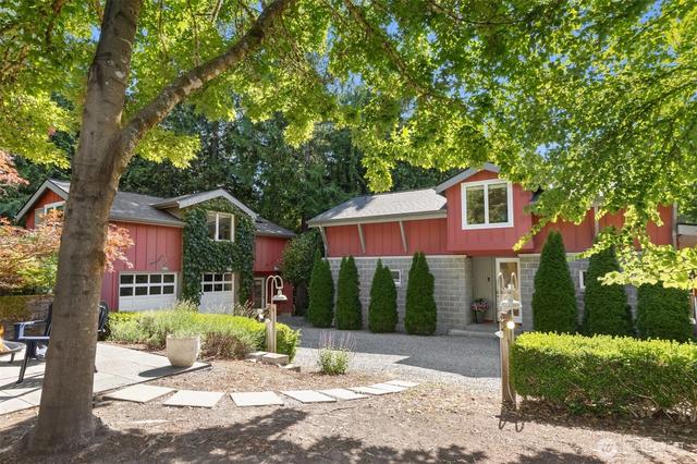 6575 NE Honeysuckle Ln, Bainbridge Island, WA 98110