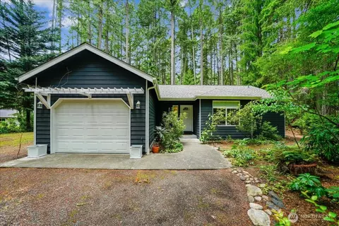 10002 Edgewood Dr, Anderson Island, WA 98303