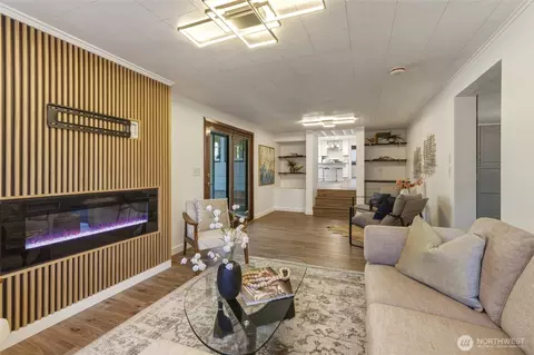 Living - 21 N Bellevue Ave, Walla Walla, WA 99362 photo 2 of 2