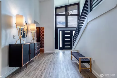 Entry Way - 21 N Bellevue Ave, Walla Walla, WA 99362 photo 1 of 6
