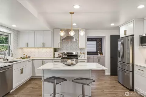 Kitchen - 21 N Bellevue Ave, Walla Walla, WA 99362 photo 3 of 6