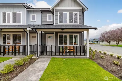 1601 N Waugh Rd #A-D, Mount Vernon, WA 98273