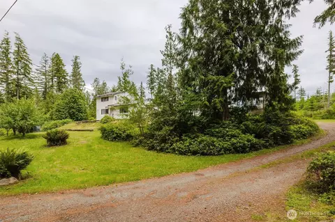 8025 W Wildcat Lake Rd, Bremerton, WA 98312