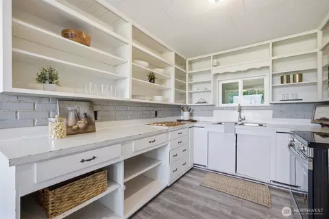 Kitchen - 6791 Noon Rd, Everson, WA 98247 photo 1 of 3