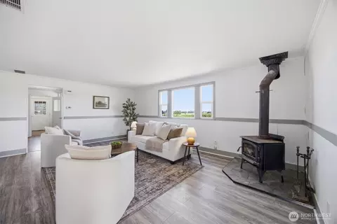 Living - 6791 Noon Rd, Everson, WA 98247 photo 1 of 4