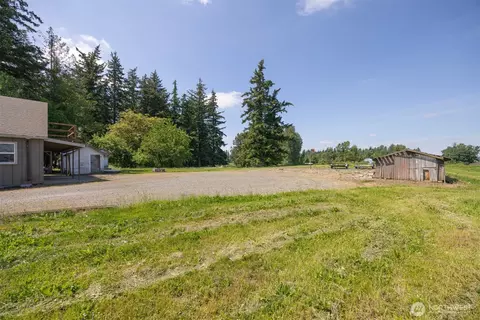 Exterior - 6791 Noon Rd, Everson, WA 98247 photo 5 of 6