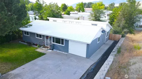 915 19th Ave, Oroville, WA 98844