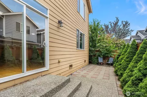 Exterior - 18430 42nd Ave SE, Bothell, WA 98012 photo 3 of 5