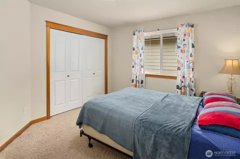 Bedroom - 18430 42nd Ave SE, Bothell, WA 98012 photo 3 of 5