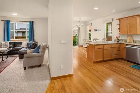 Entry Way - 18430 42nd Ave SE, Bothell, WA 98012 photo 3 of 3