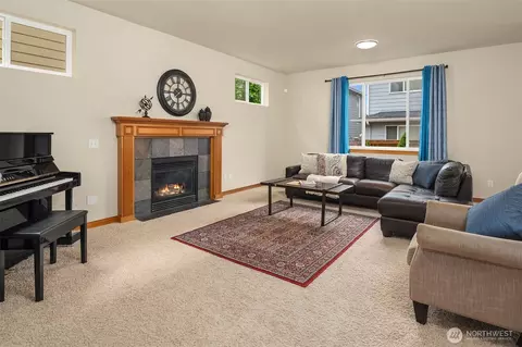 Living - 18430 42nd Ave SE, Bothell, WA 98012 photo 2 of 2